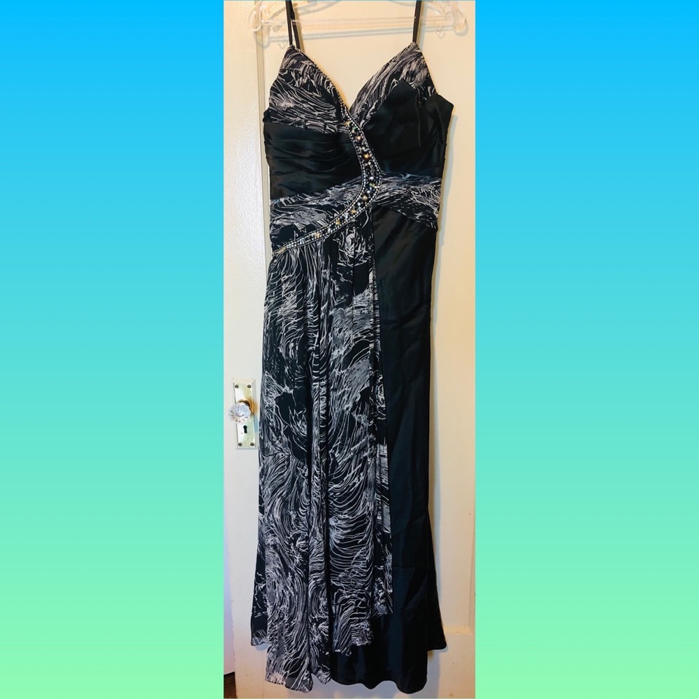 Beautiful cocktail/party dress